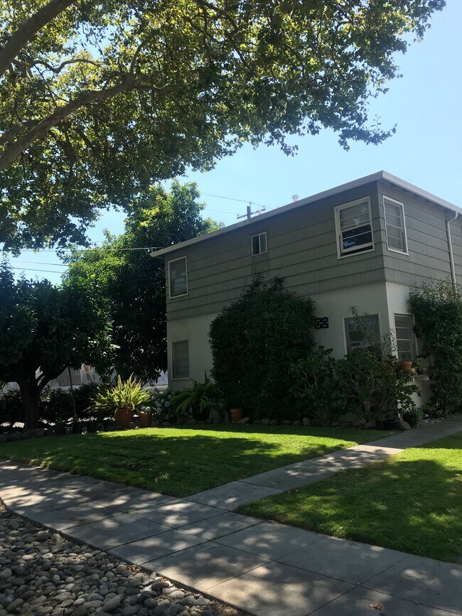Exterior - 482 Matadero Ave