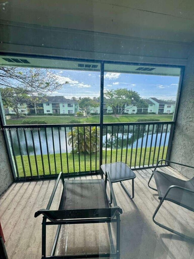 Foto del edificio - 3979 NW 87th Ave