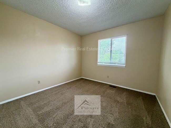 Building Photo - 1751 Shenandoah Dr
