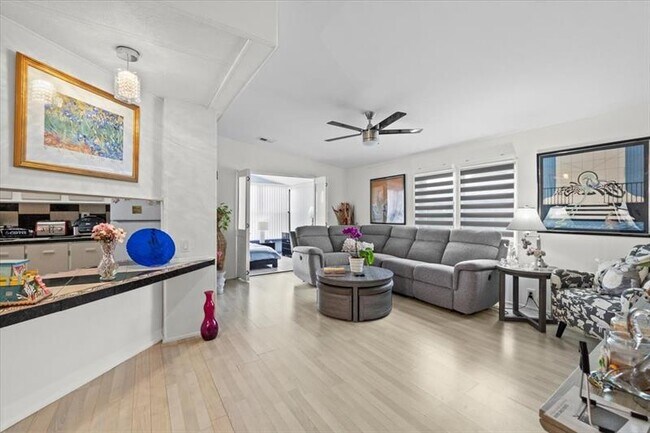 Foto del edificio - 5343 NW 4th Terrace