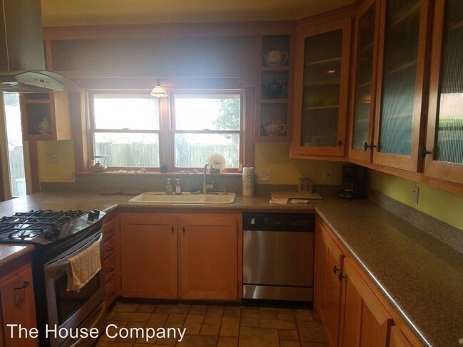 Building Photo - 2 br, 1 bath House - 4900 Wharton Dr.