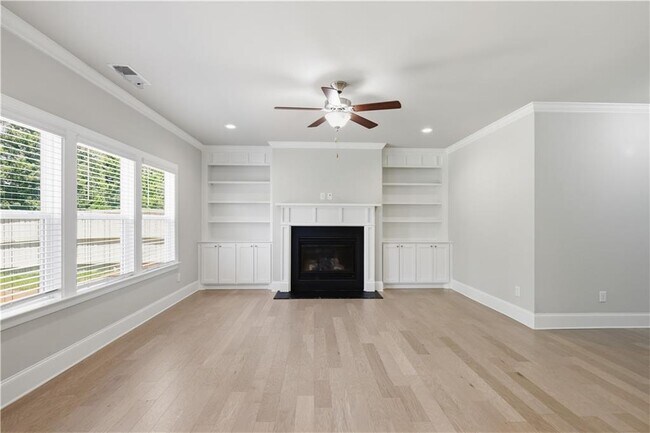 Foto del edificio - 781 Belerose Ln