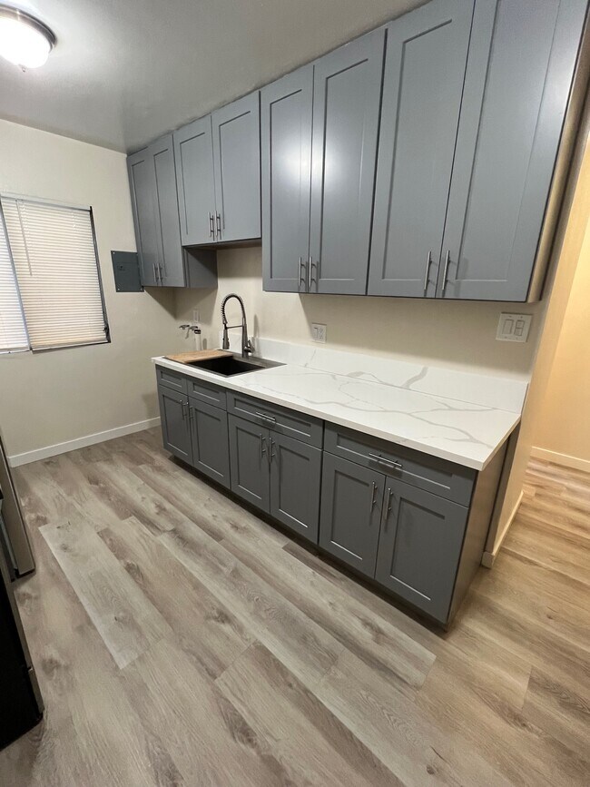 Building Photo - 3561 Verdugo Rd