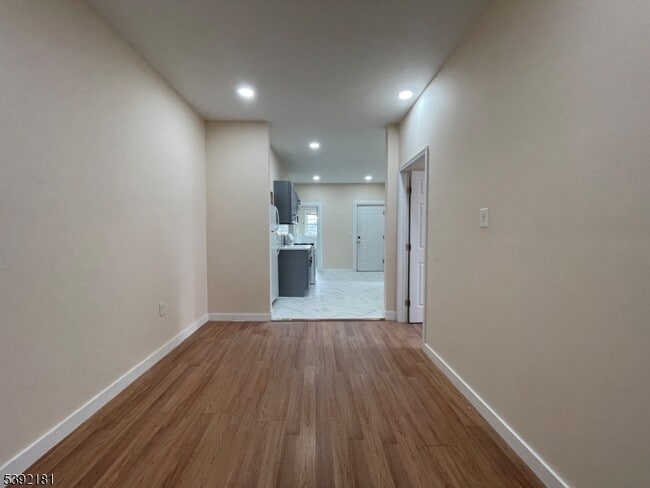 Foto del edificio - 85 Clifton Ave