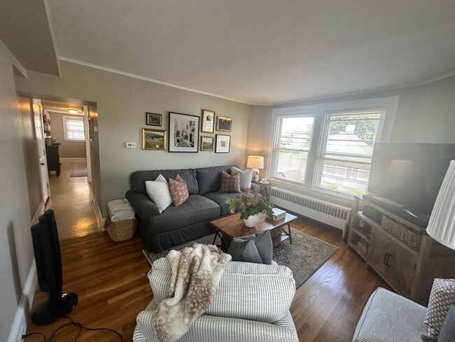 Building Photo - 25 Elm St