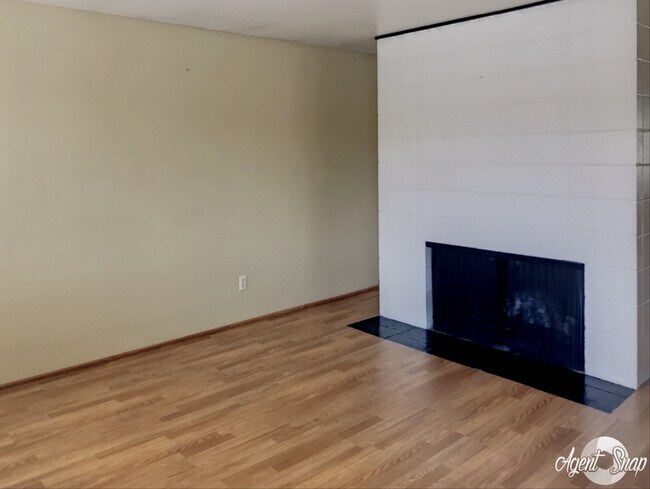 Foto del edificio - 3-Bedroom North Green Lake Townhouse-Style...