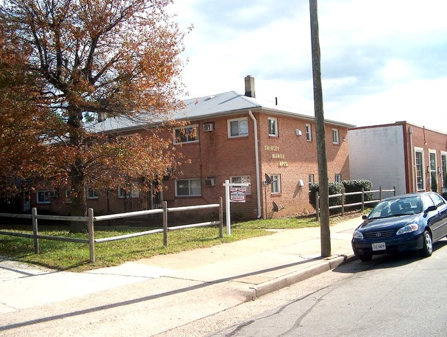 Foto del edificio - 4027 MacArthur Ave