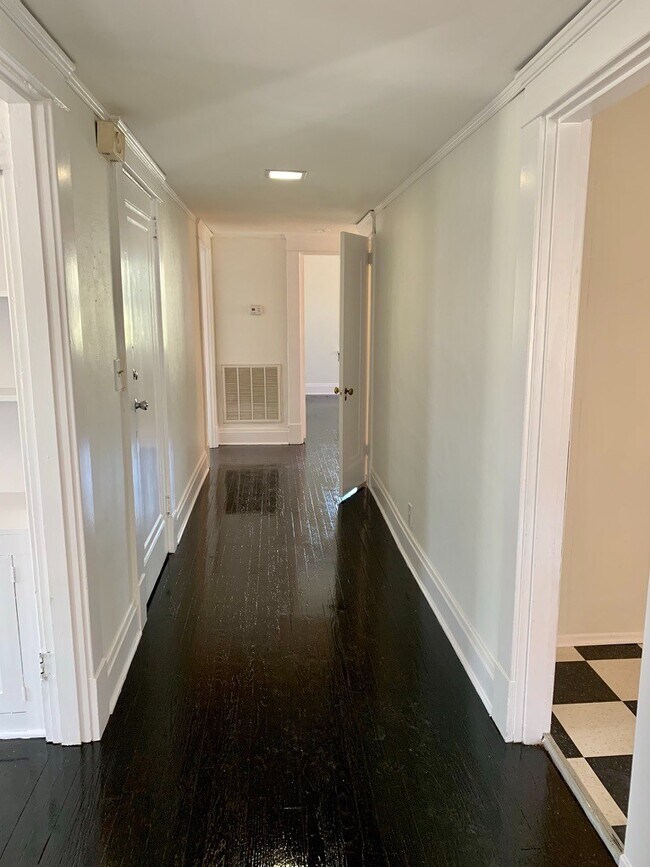 Foto del edificio - 3736 Whitland Ave