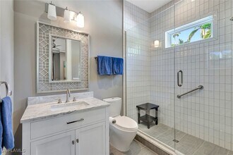 Building Photo - 160 Broad Ave S