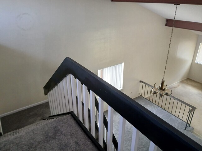 Building Photo - 4624 Landscape Dr