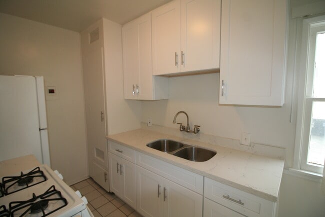 Building Photo - 1336 Berkeley St