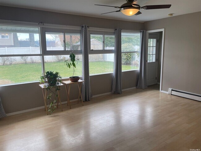 Foto del edificio - 90 Cypress Ln E