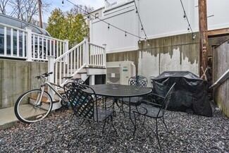 Building Photo - 12 Colebrook St