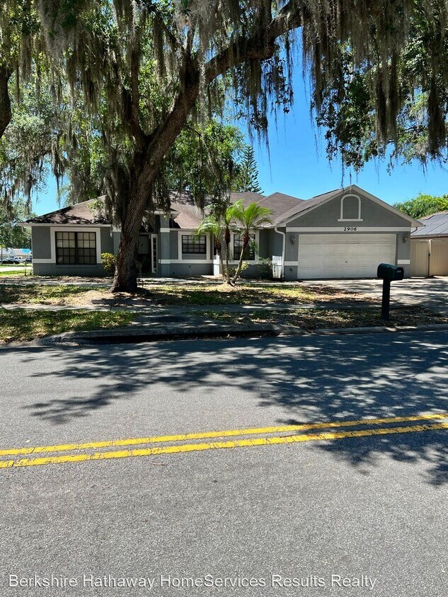 Foto principal - 4 br, 2 bath House - 2906 Mill Run Blvd