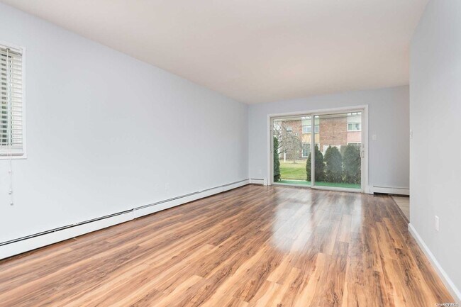 Foto del edificio - 257 N Newbridge Rd