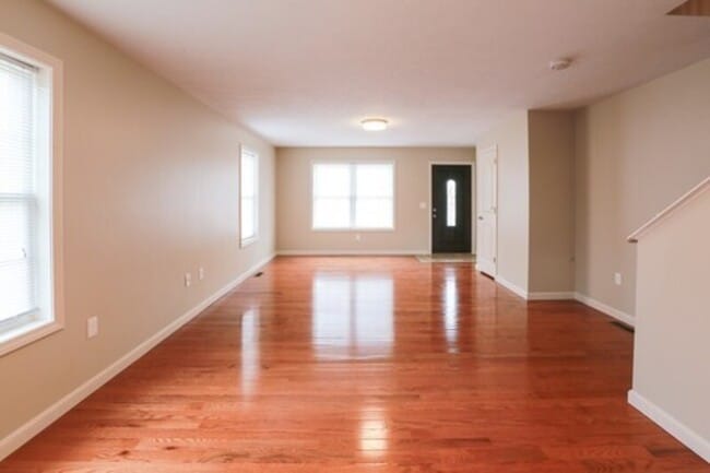 Building Photo - 82 Rowley St