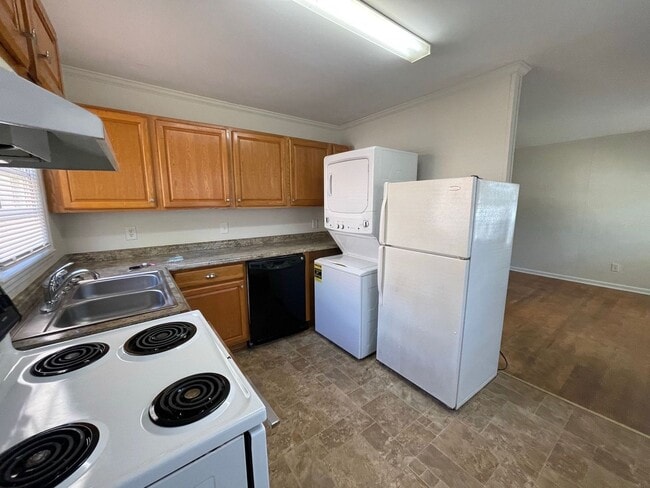 Building Photo - PRE-LEASING FOR AUGUST 2026!