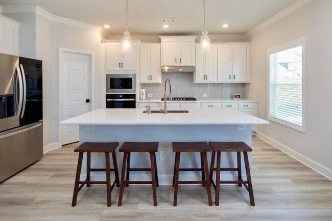 Building Photo - 6109 Black Pear Ln