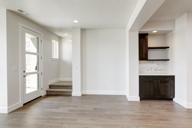 Foto del edificio - 3 Bedroom 2.5 Bathroom Townhouse in Harris Ranch.