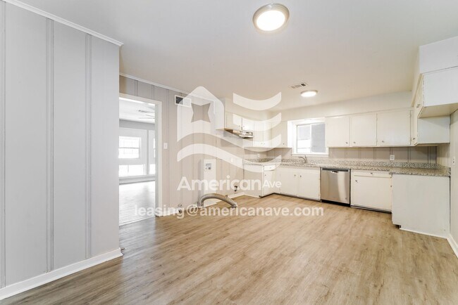 Foto del edificio - 252 McDowell Park Cir