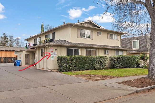 Building Photo - 1237 Coronado Dr