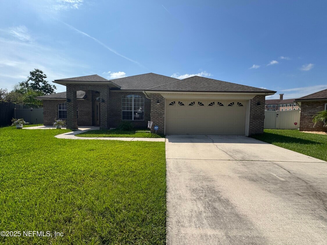 Foto principal - 4171 Weathered Pine Ct