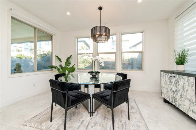 Foto del edificio - 295 Autumn Wy