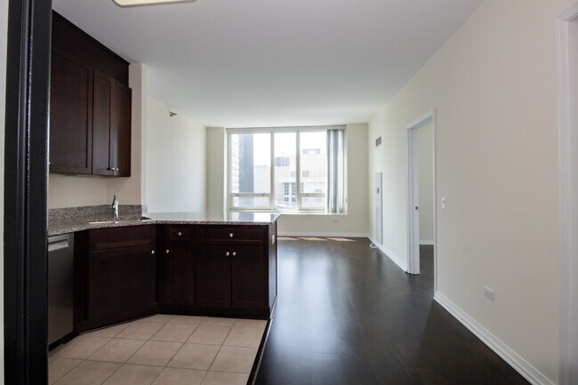Foto del edificio - 33 W Ontario St