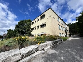 Building Photo - 70 Blake St