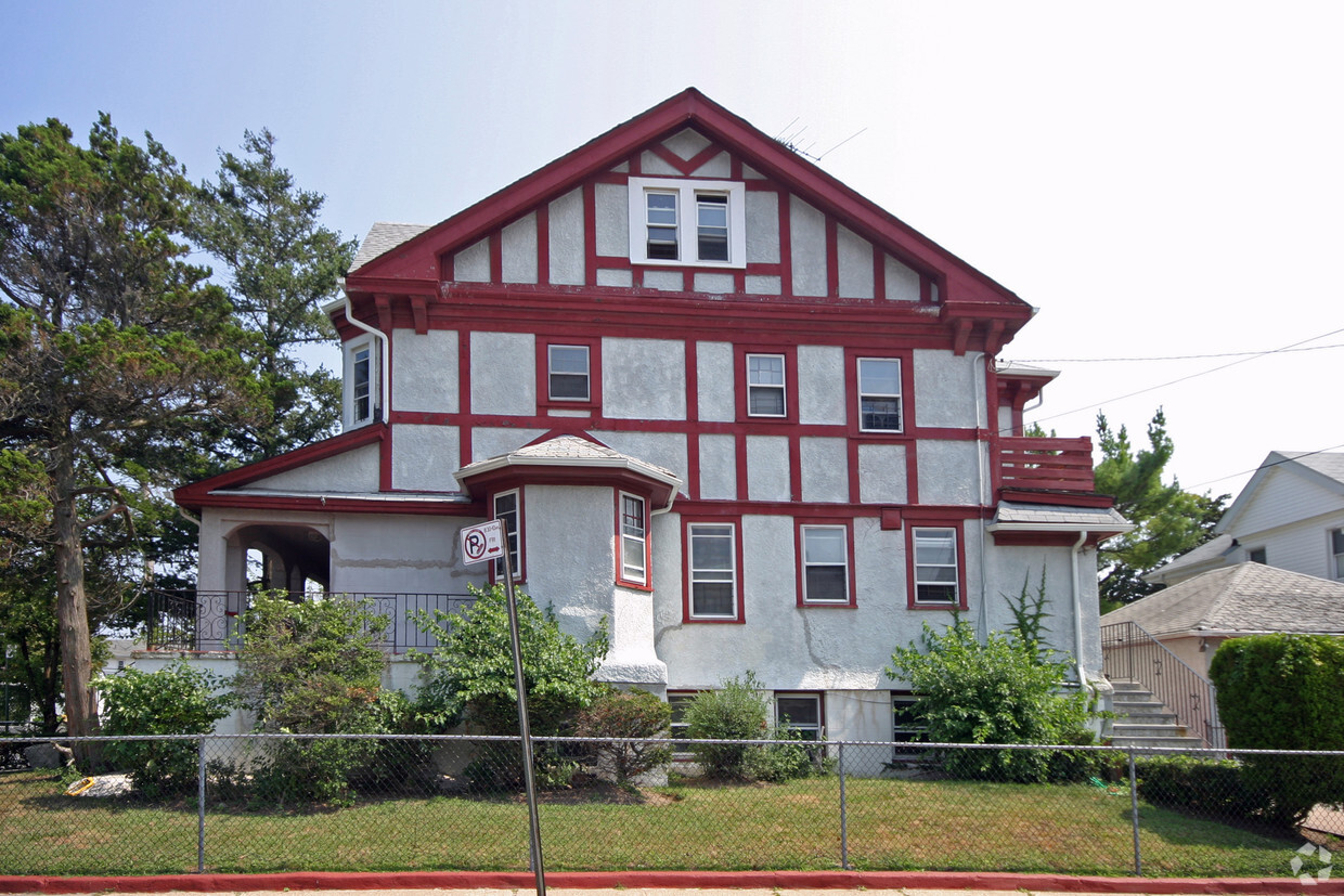Primary Photo - 28-15 Deerfield Rd