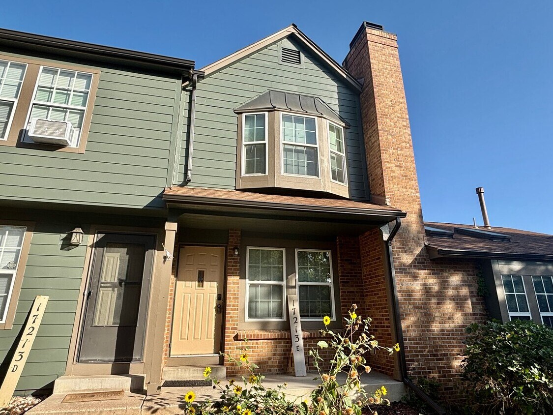 Foto principal - Nice 2 Bedroom 2 Bath Townhome Near Quincy...
