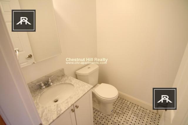 Building Photo - 3 bedroom in Cambridge MA 02138