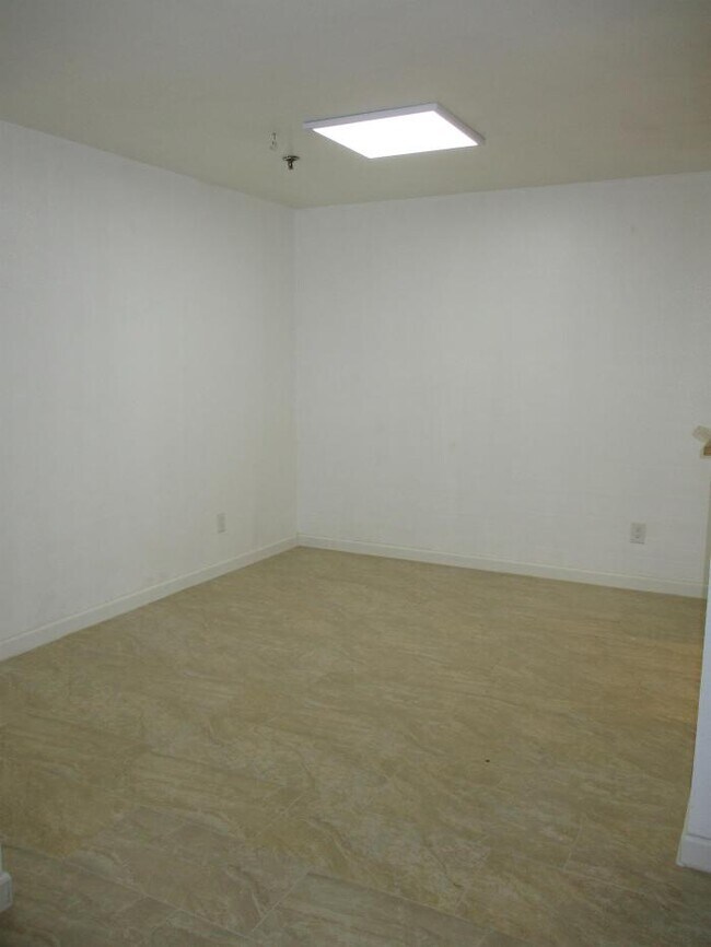 Building Photo - 3 bedroom in Everett WA 98204