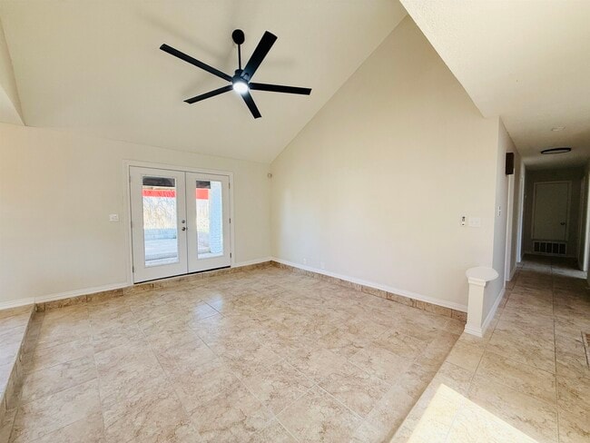 Building Photo - 907 Sandy Ln