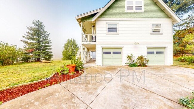 Building Photo - 14120 Brookside Ln