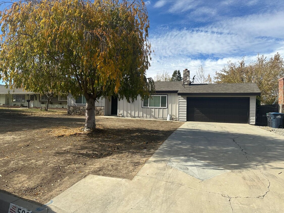 Foto principal - 3+2 READY NOW! City of Tehachapi