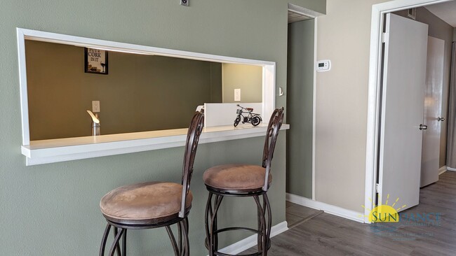 Building Photo - FULLY FURNISHED 1 Bedroom Unit in Fort Wal...
