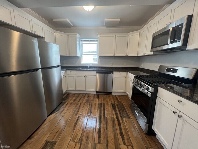 Foto del edificio - 7 br, 7 bath House - 909 Vaughn St
