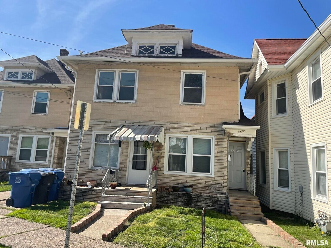 1527 8th Ave, Moline, IL 61265 Townhome Rentals in Moline IL