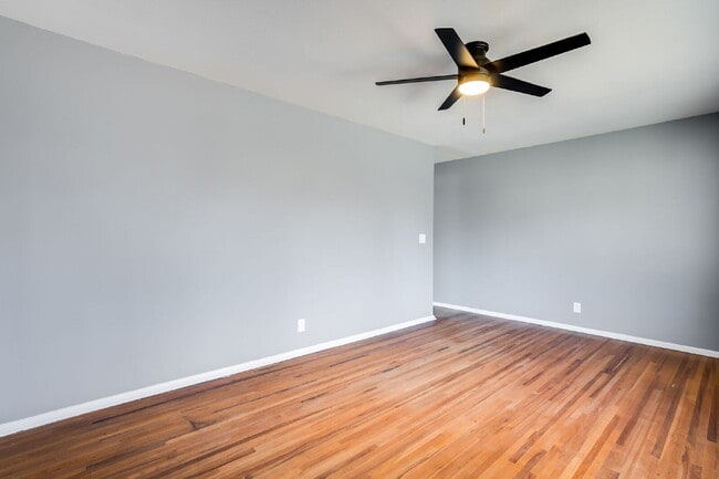 Building Photo - 1433 N Kokomo Ave