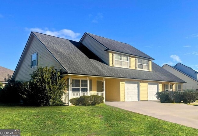 Building Photo - 303 Gary Cir