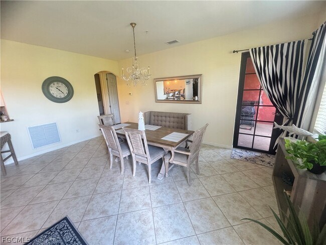 Building Photo - 11908 Izarra Way