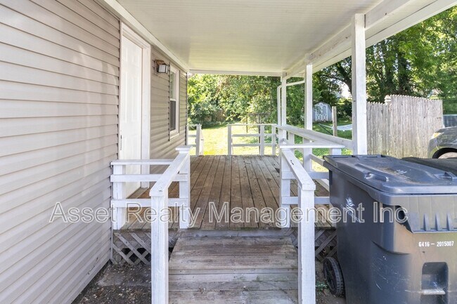 Foto del edificio - 1818 Price Ave