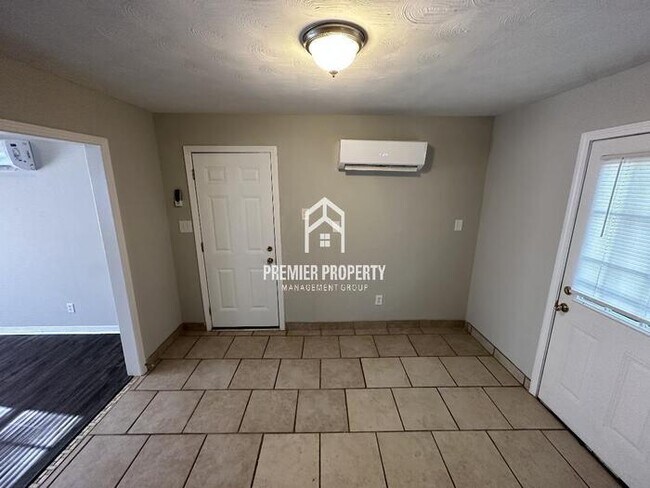 Foto del edificio - 5391 Lexie St