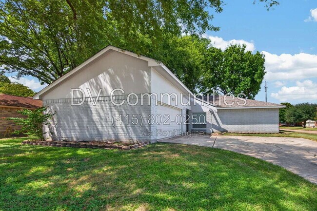 Foto del edificio - 9747 Rocky Hollow Rd