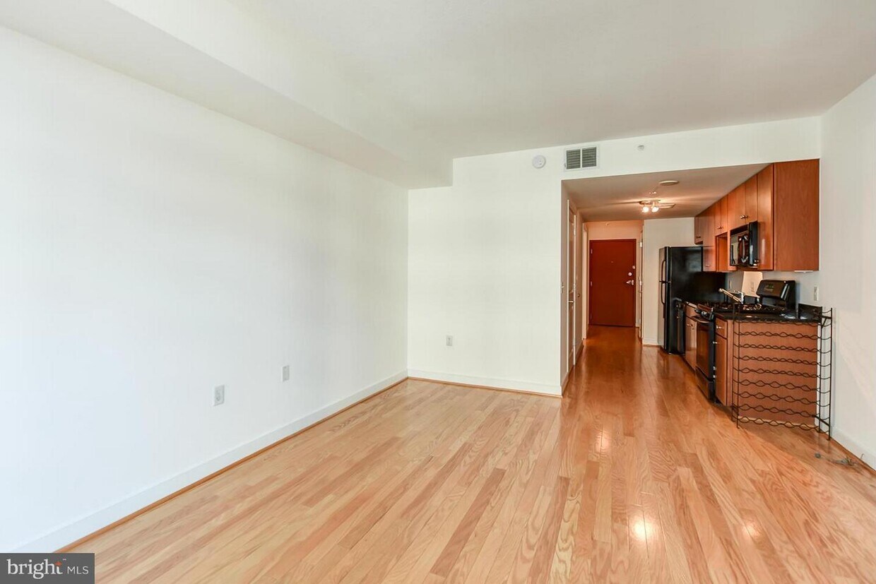 Primary Photo - 1117 10th St NW