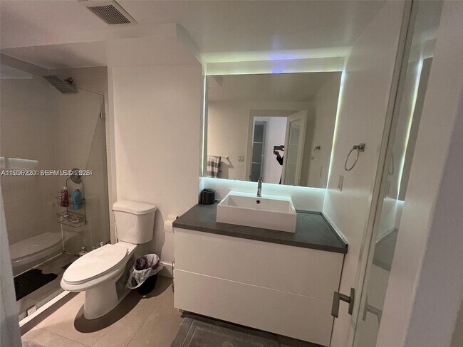 Foto del edificio - 100 Lincoln Rd