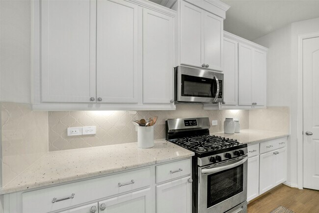Building Photo - 221 Woods Rose Ct