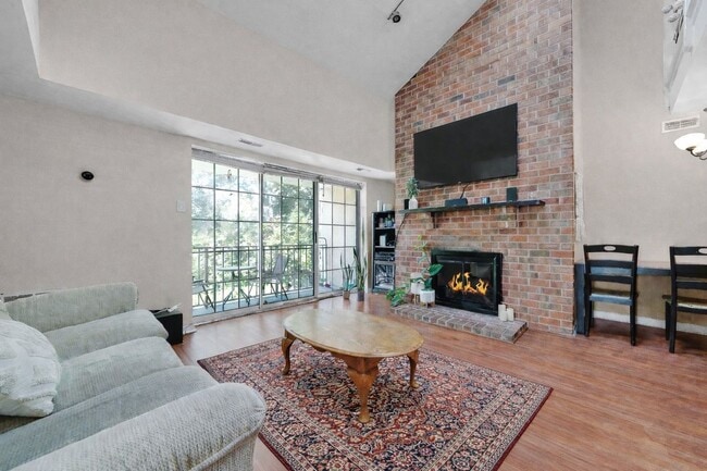 Building Photo - 510 Deer Run