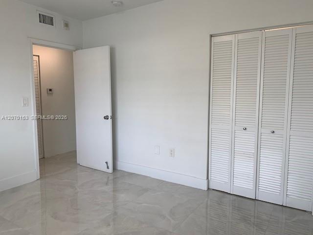 Foto del edificio - 7207 Bay Dr